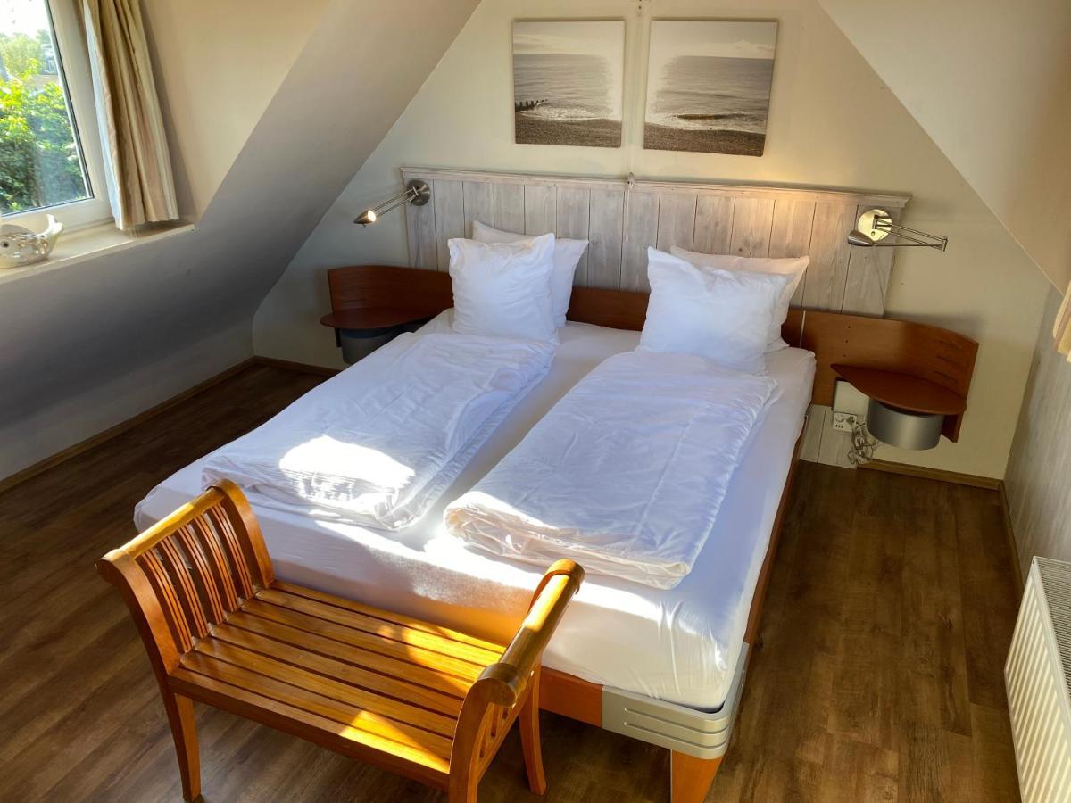 T Huuske Tuinappartement Met Fantastisch Uitzicht, Nabij Zee Zonnemaire Bagian luar foto